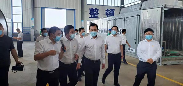 朝陽市委副書記、市長(zhǎng)謝衛(wèi)東蒞臨一諾環(huán)保產(chǎn)業(yè)園考察并指導(dǎo)工作