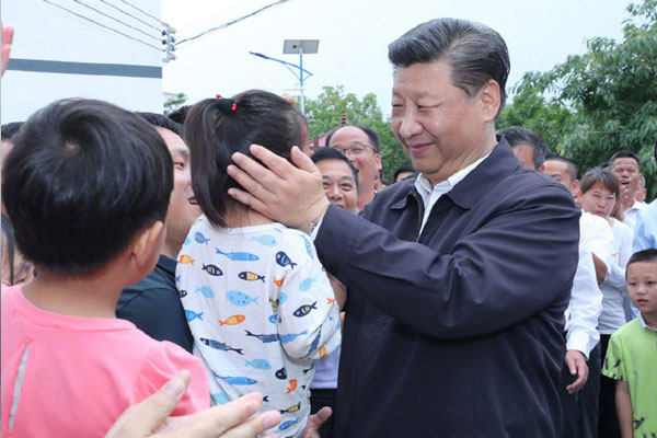 1566803347135274.jpg 習近平到潭頭村看望老區群眾